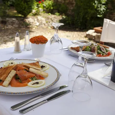 Inter-hotel Blanche De Castille Hotel 3*